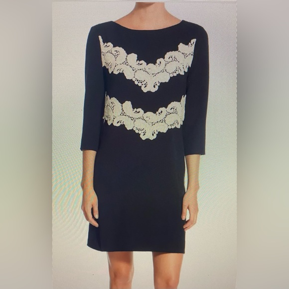 Lace appliqué crepe dress - Picture 3 of 5